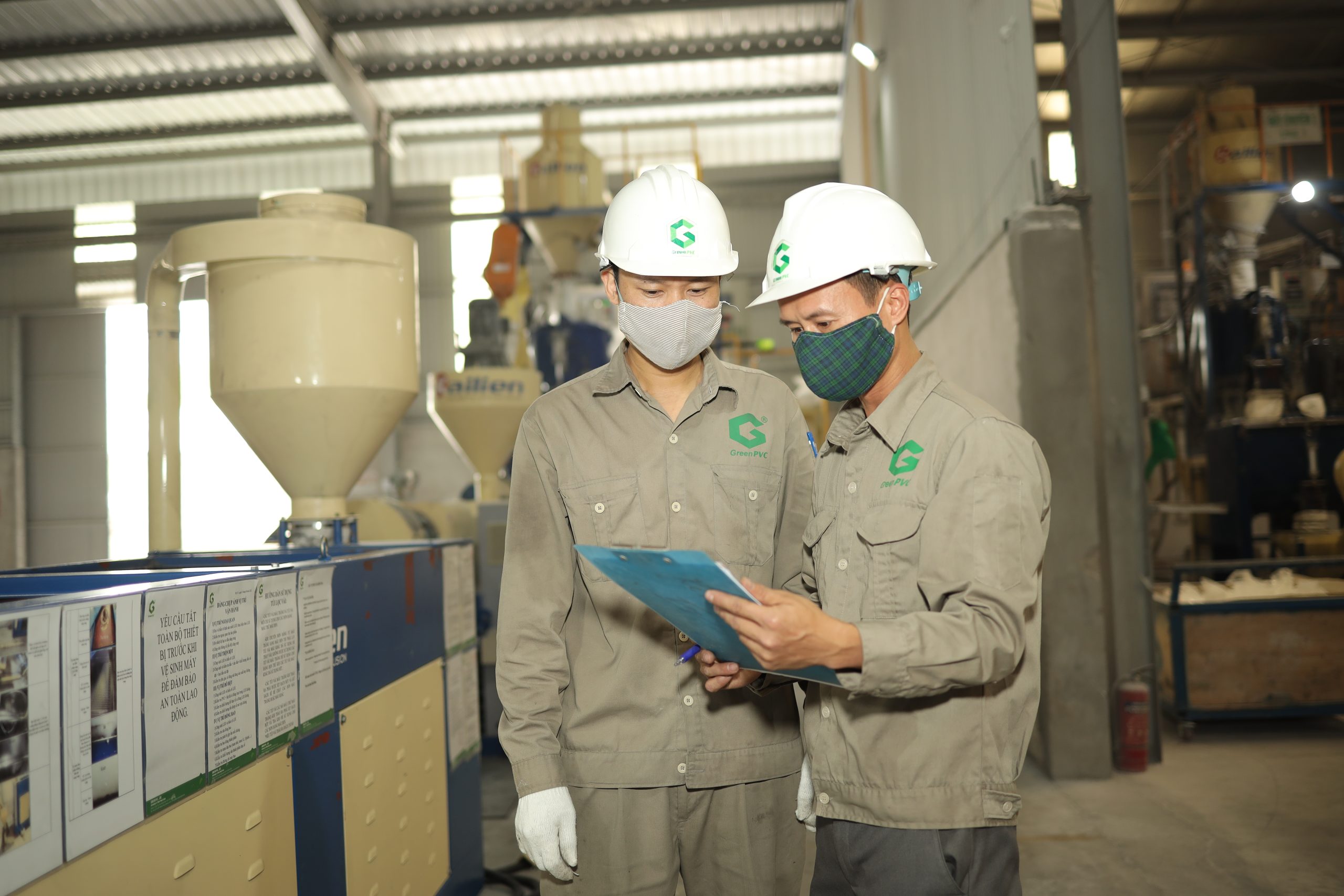 Why Green PVC's PVC Compounds Are the Choice of the European Market 2 IHM PVC Worker 1 10 scaled